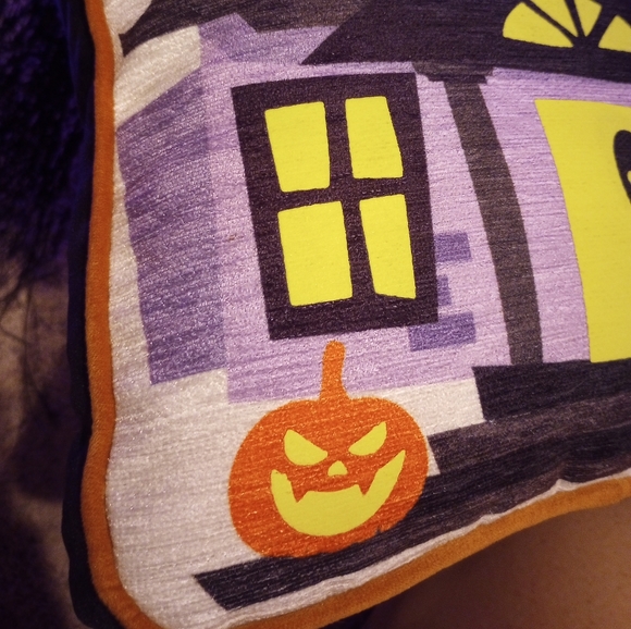 Glow in the Dark Haunted House Decorative Halloween Pillow - Picture 4 of 9
